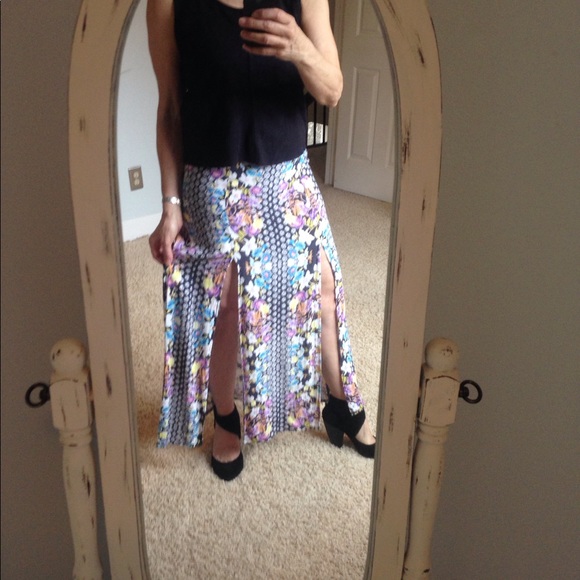 BOGO‼️Beautiful maxi skirt! - Picture 3 of 7